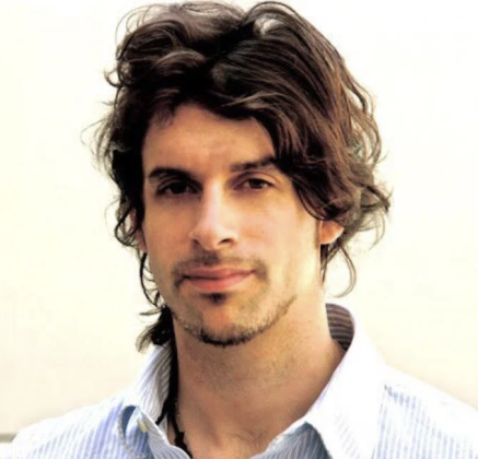 Mark Hayes performing stand-up comedy in NYC – Ireland’s craziest and wittiest comedian